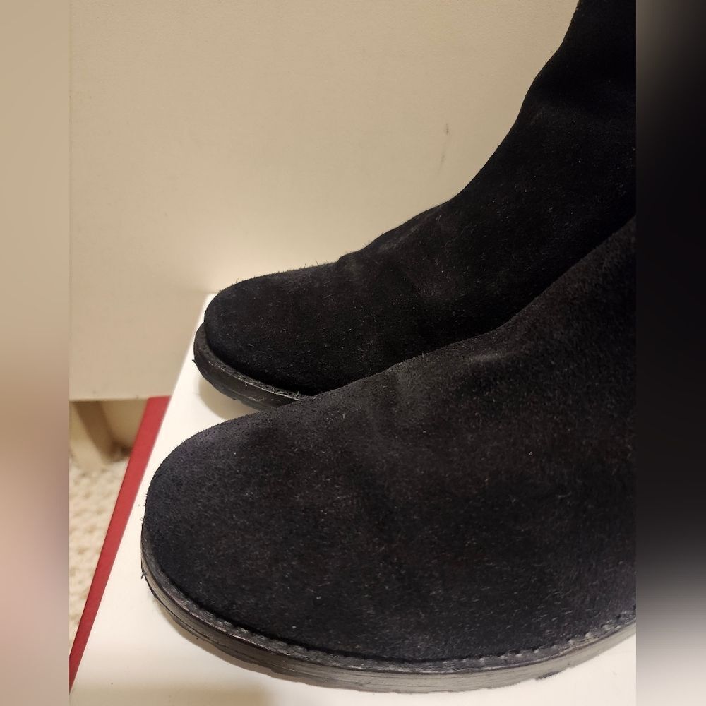 Frye "Natalie" Black Suede w/Stud Trim Ankle Boots Sz.7.5 Ret.$358 - Picture 3 of 10